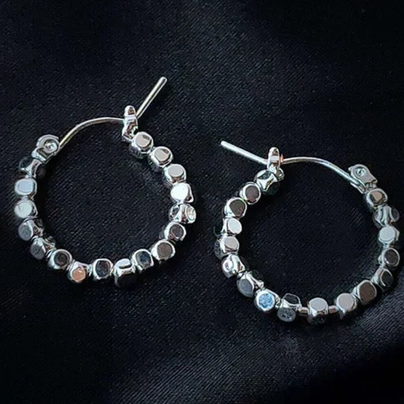 Luxe Small Minimalist Hoop Earrings - Picture 2 of 5